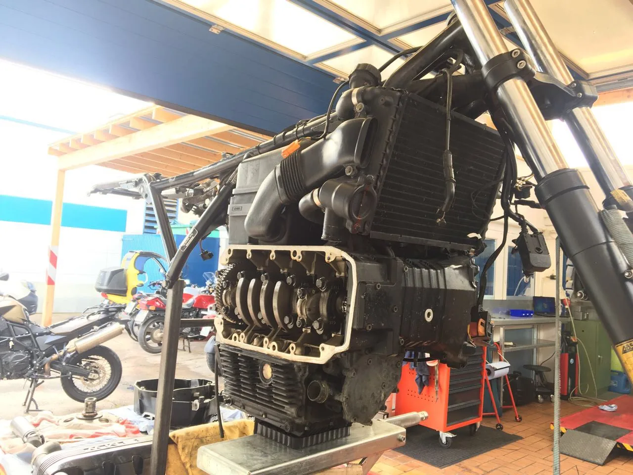BMW K100 engine